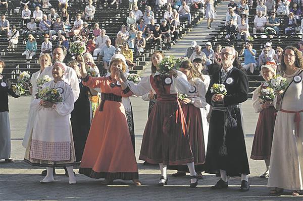 Alguses oli vaimulik laulupidu